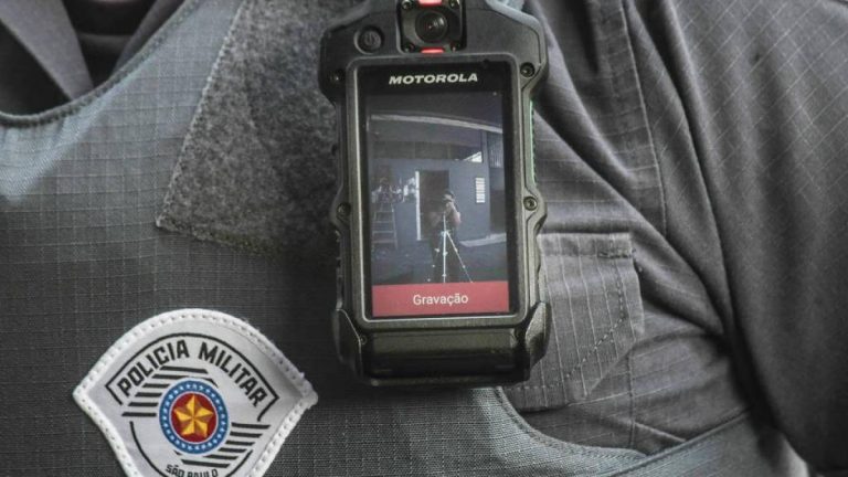 Sistema de câmeras no uniforme de policiais será implantado em SP