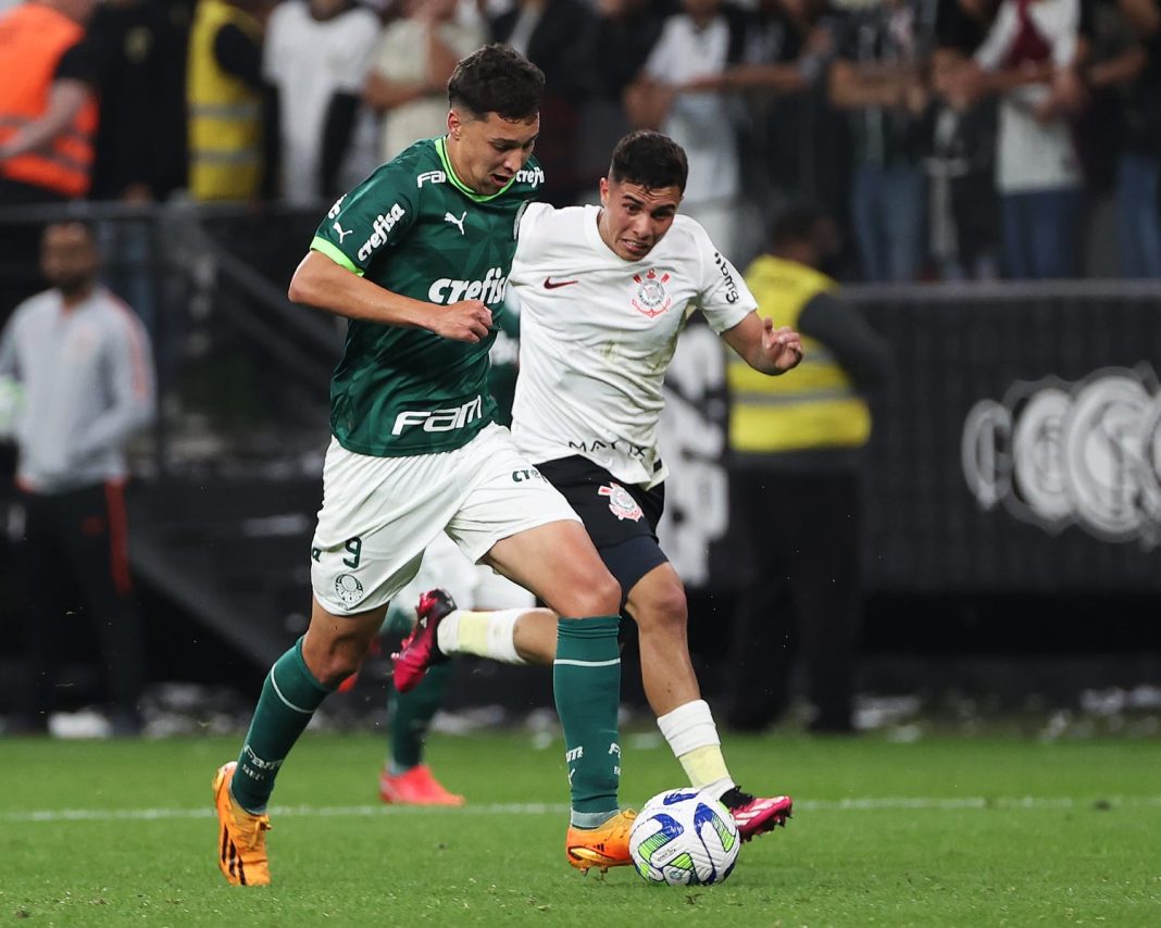Veja fotos do clássico entre Corinthians e Palmeiras pela semifinal do Brasileirão sub-20