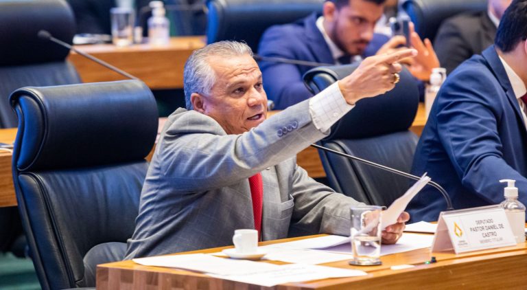 Projeto de Lei Propõe Ampliação de Exames e Cirurgias Eletivas para Casos de Câncer no Distrito Federal Projeto de Lei Propõe Ampliação de Exames e Cirurgias Eletivas para Casos de Câncer no Distrito Federal