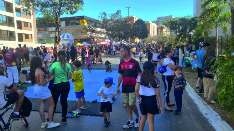 Domingo, 25, tem Rua do Lazer