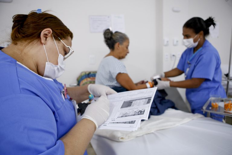 Abertas vagas para mensageiro e técnico de enfermagem para centro obstétrico Abertas vagas para mensageiro e técnico de enfermagem para centro obstétrico