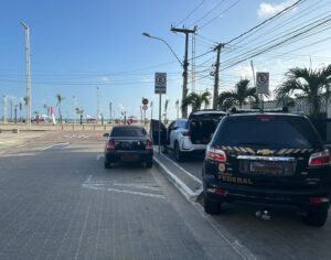 Membros da equipe do candidato a prefeito de Canindé, Jardel Sousa, são alvos de operação da Polícia Federal