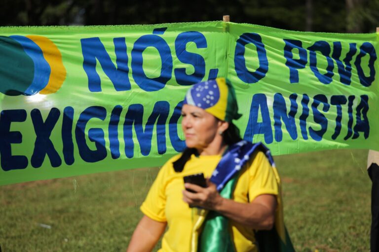 Brasília: público começa a chegar para ato pró-anista de presos do 8/1